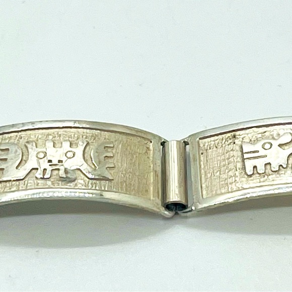 Ecuador Sterling silver story teller bracelet - Picture 6 of 8